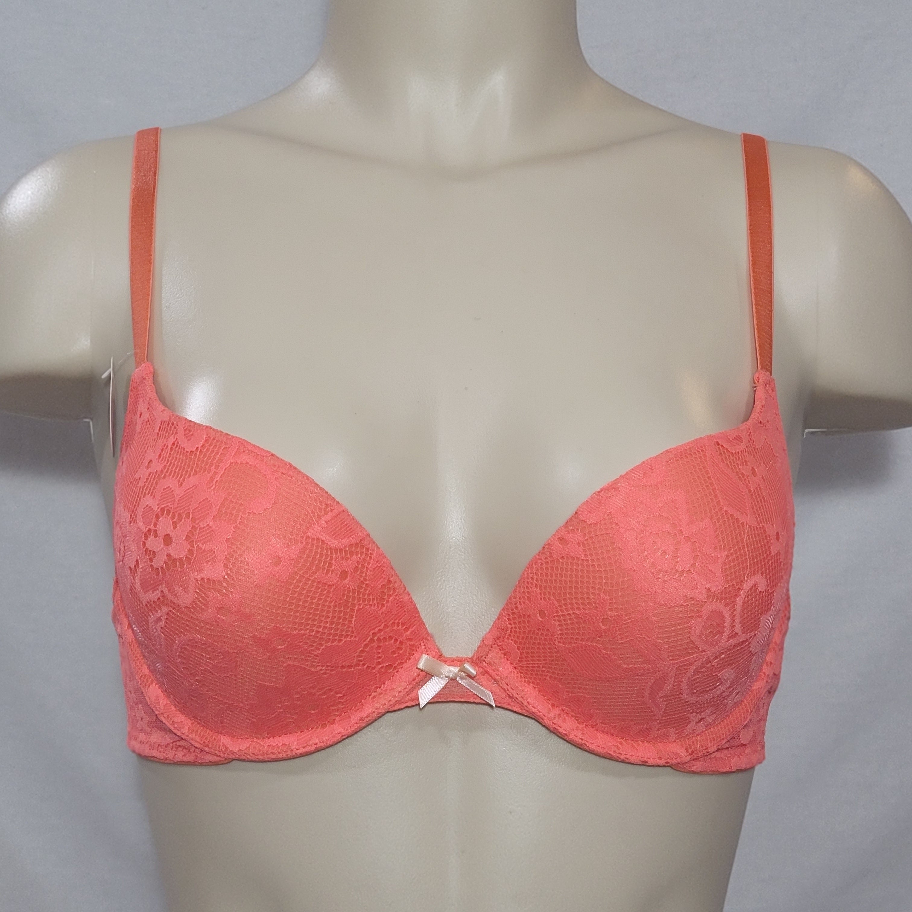 Xhilaration Lace T-Shirt Convertible Push-Up Plunge Bra 32C