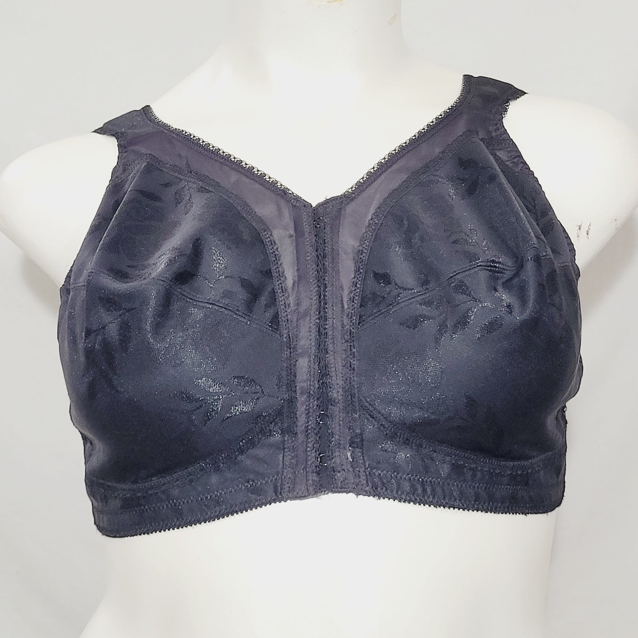 18 Hour Comfort Strap Front Close Bra Black 40B by
